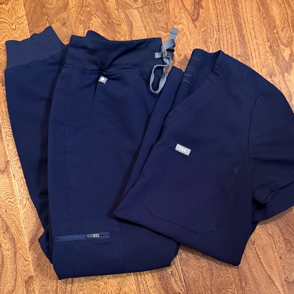 Figs Scrub Set